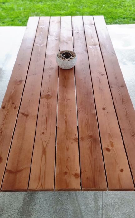 Трапезна маса от дърво и метал