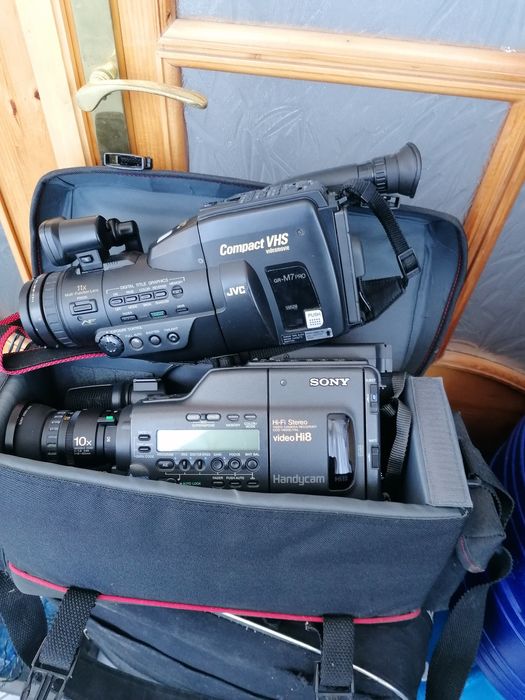 Vînd 3 televizoare funcționale și 2 camere filmat. 500lei