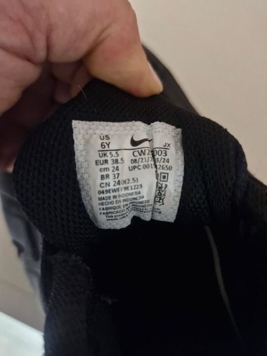 Черни обувки Nike shox RT