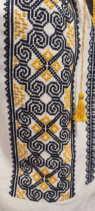 Ie tradițională damă