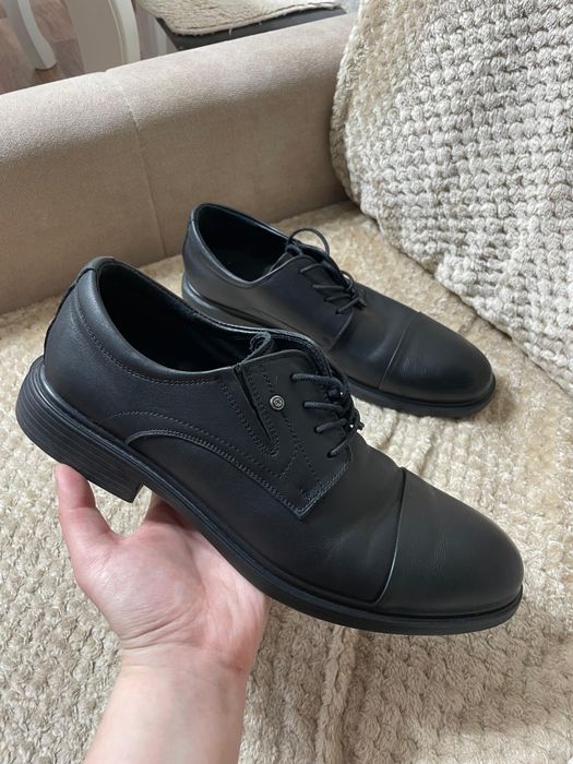 Коженные туфли 41 размер