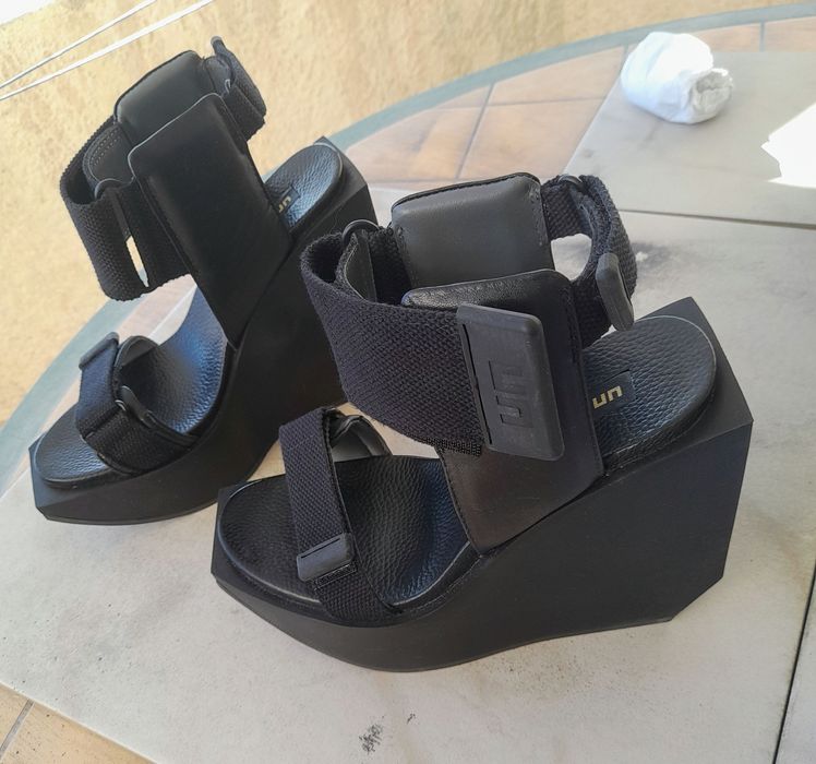 Дамски сандали на платформа