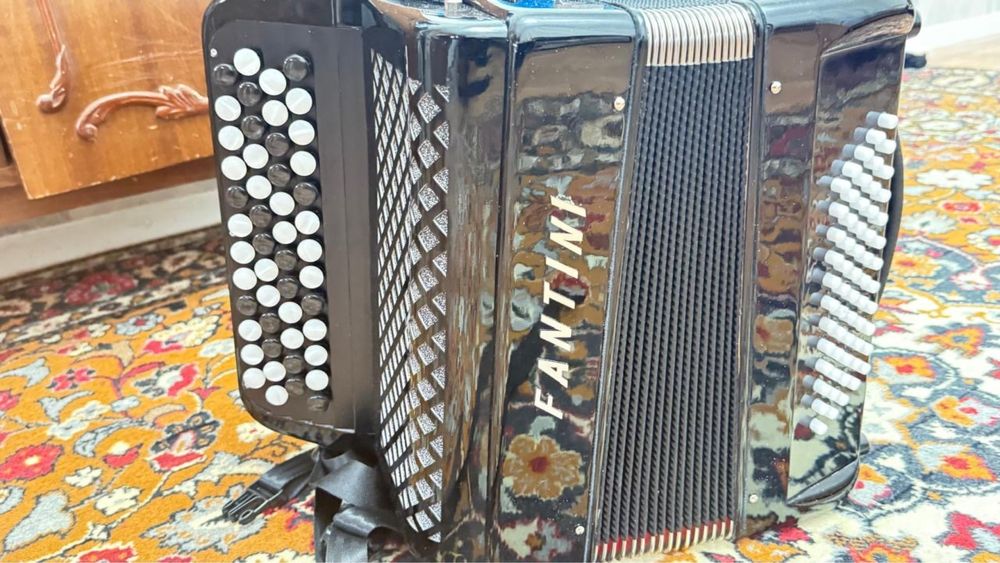 Продам итальянский баян FANTINI
