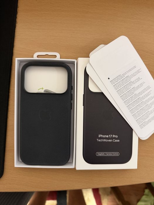 Husa Apple iPhone 17 Pro TechWoven Black