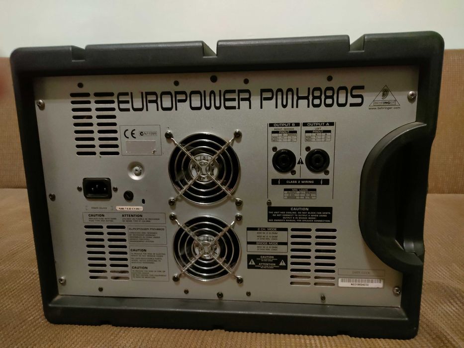 Mixer Mackie cfx12 (3potentiometre defecte) Dynacord pm 502 de 2x450w ca 1000-1