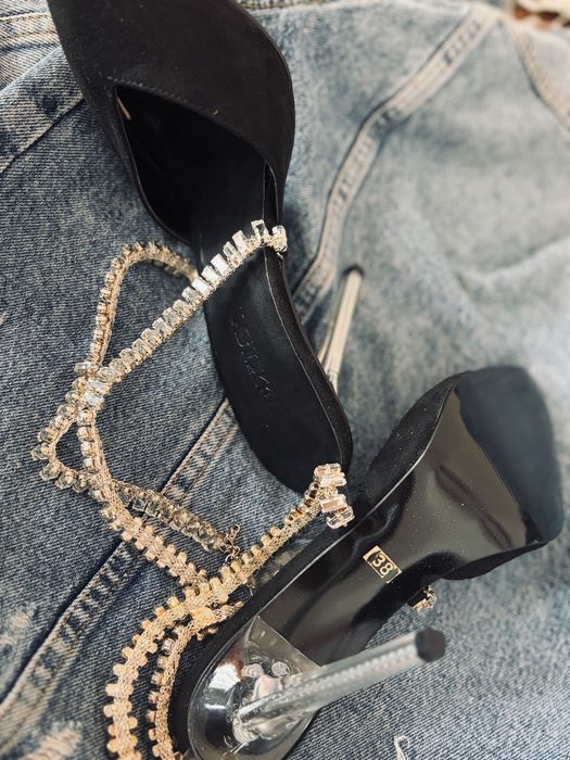 Pantofi stiletto