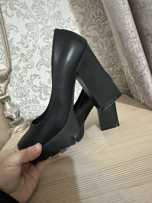 Женская одежда, платья.