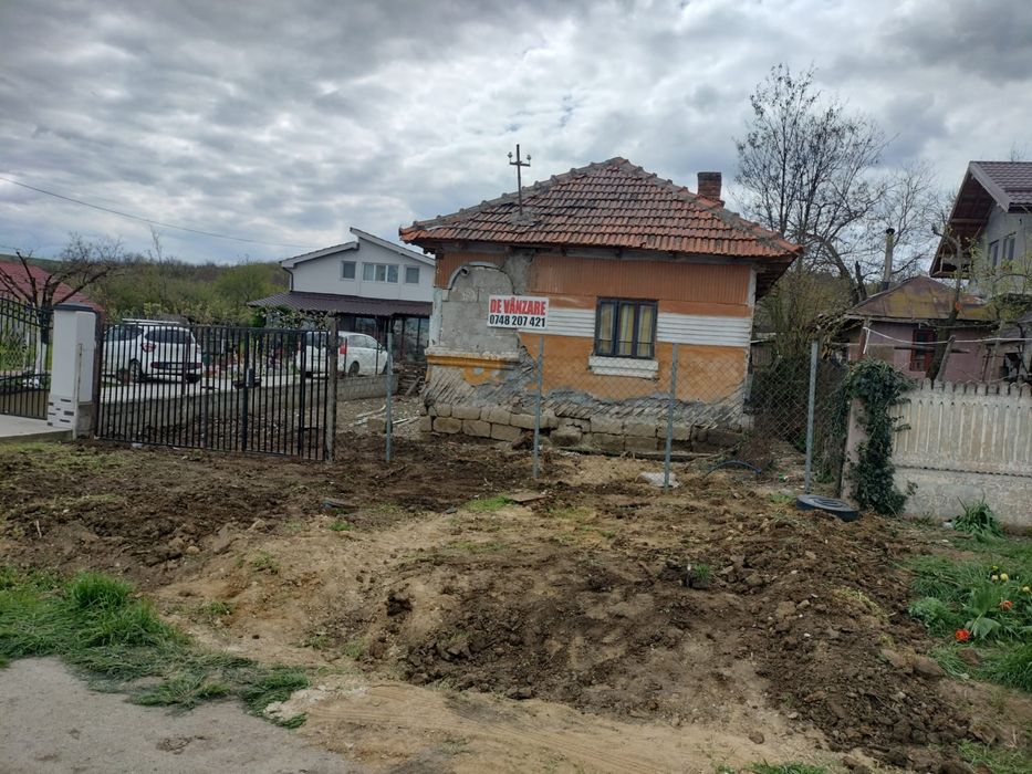 Vând Casa comuna Scaesti