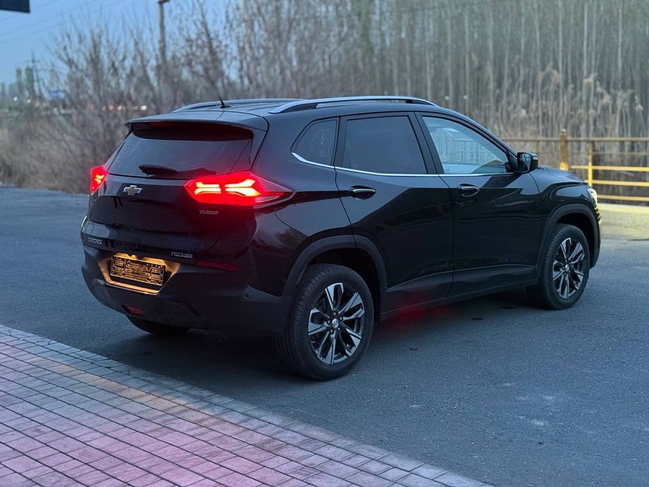 Tracker Premier 2023