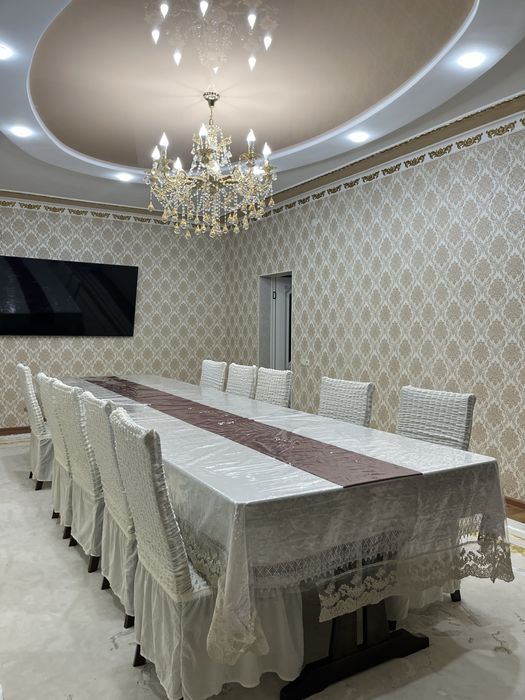 Овальный стол 5м ,20 орындығымен сатылады.