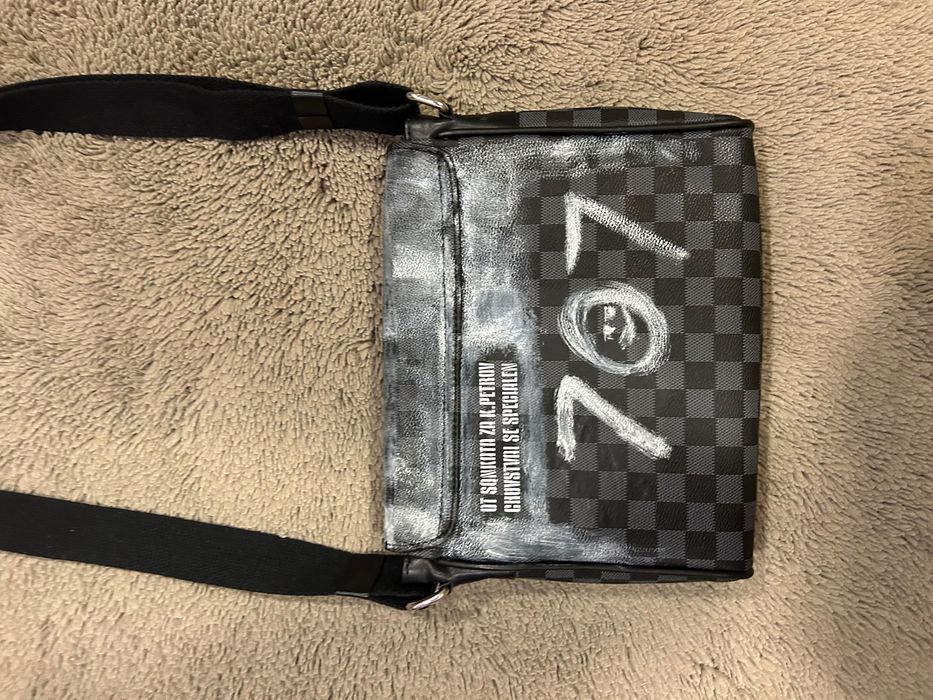 Продавам чанта на sqnka707