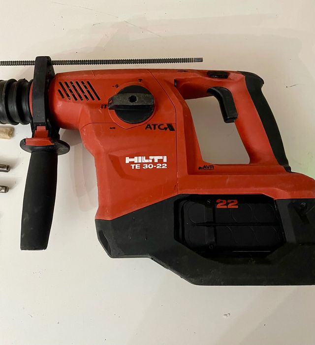 Hilti TE30 Nuron fabricație 2024 cu baterie de 8Ah