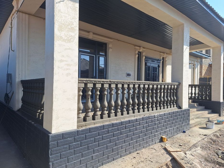 Римский Колона и балясина