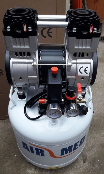Compresor uscat-silentios de 1200W/50L