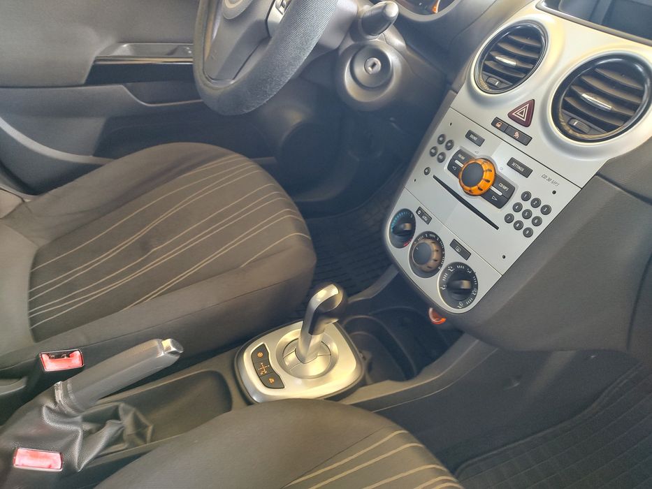 Opel CORSA D 1.2benzina automată easytronic .rar efectuat.distrbutie