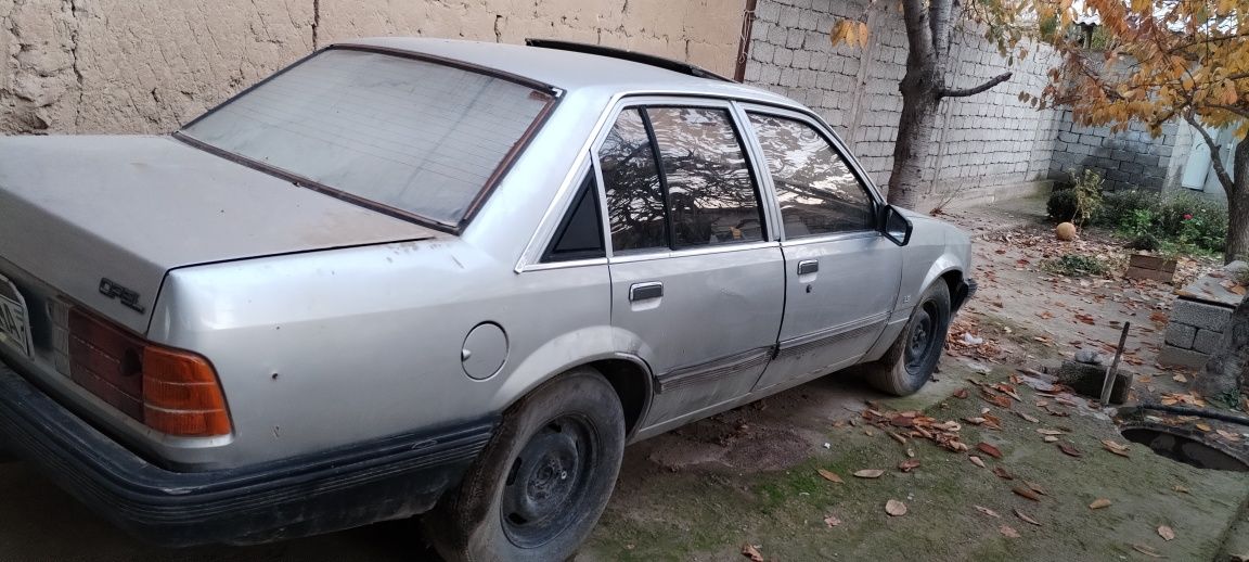 Аксессуары для Opel Rekord (Опель Рекорд) в Кирове: купить автоаксессуары
