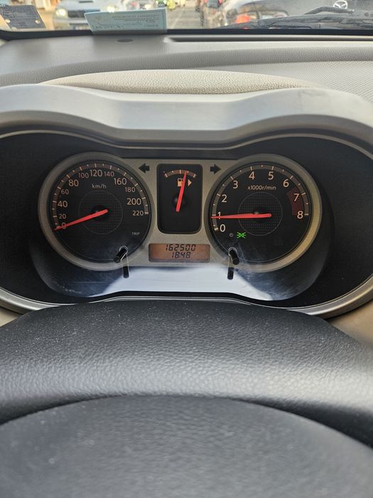 Продавам Nissan Note