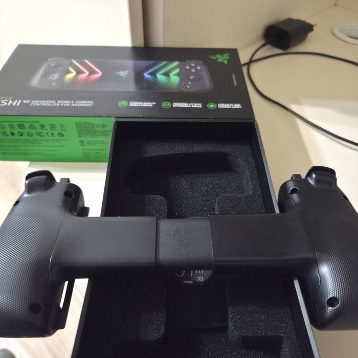 Геймпад Razer Kishi V2