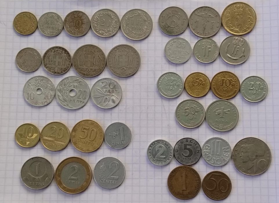 Монеты разных стран по наборам