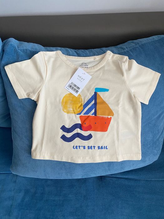 Нови тениски Next за момченце