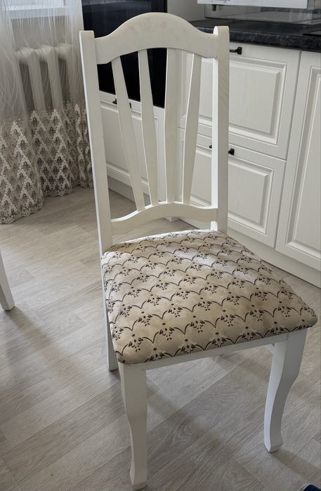 Продам стол и стулья