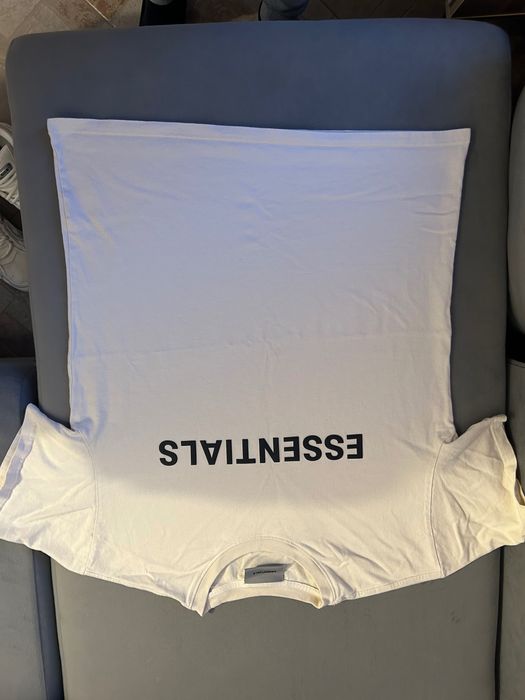 Тениска на essentials бежова