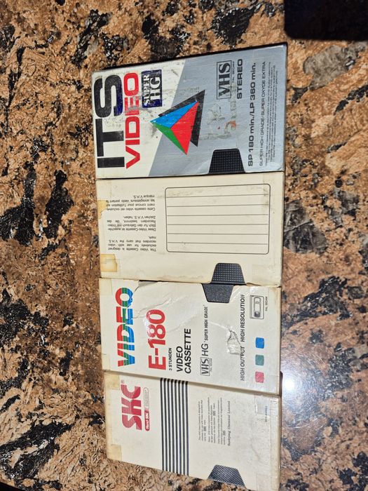 Vând 18 casete video VHS originale BRILLIANT, SKC,TV-STAR,ITS,NIPPON de 180 minute colectie de filme

- Lot 12 casete video VHS originale , cu colecți