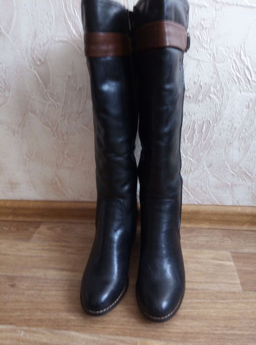 Продам зимние сапоги новые