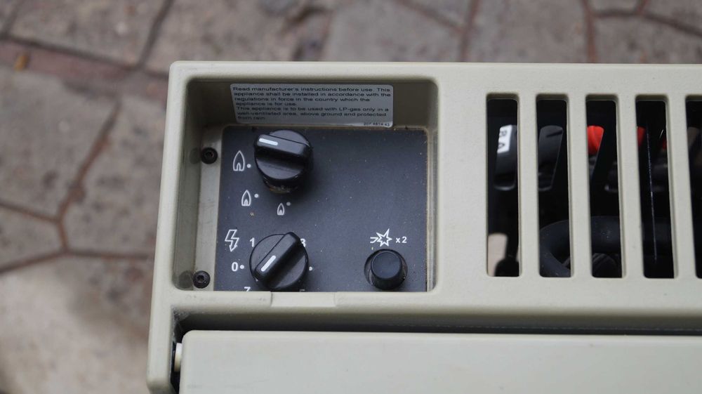 Мобилен хладилник за къмпинг - на ток или газ DOMETOC RC1200EGP