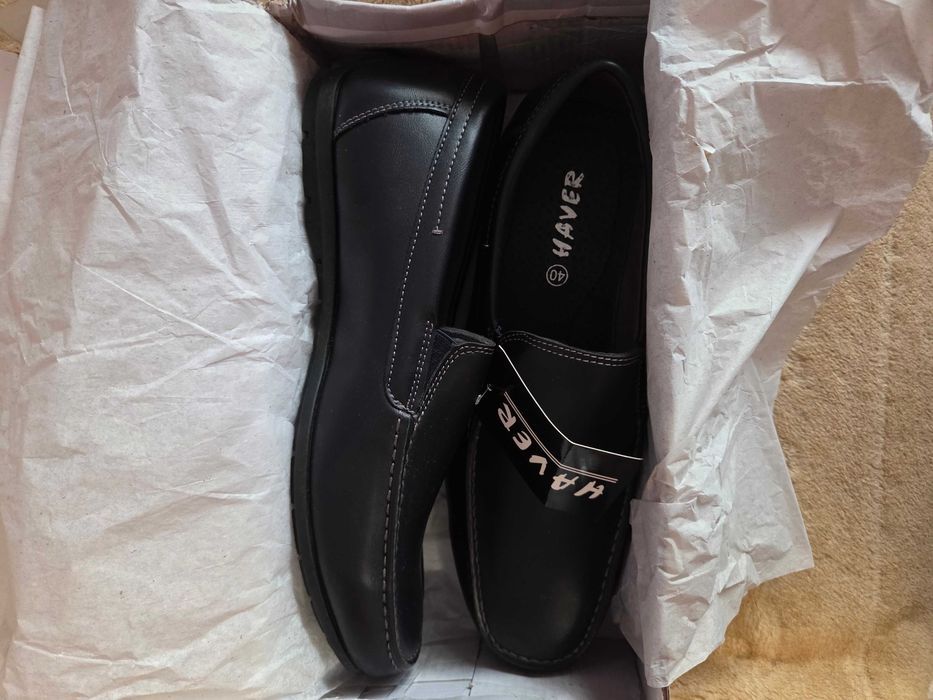 Pantofi bartbatesti piele .
