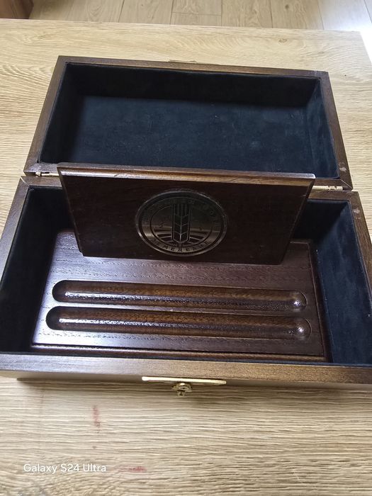 Дървена кутийка за пури