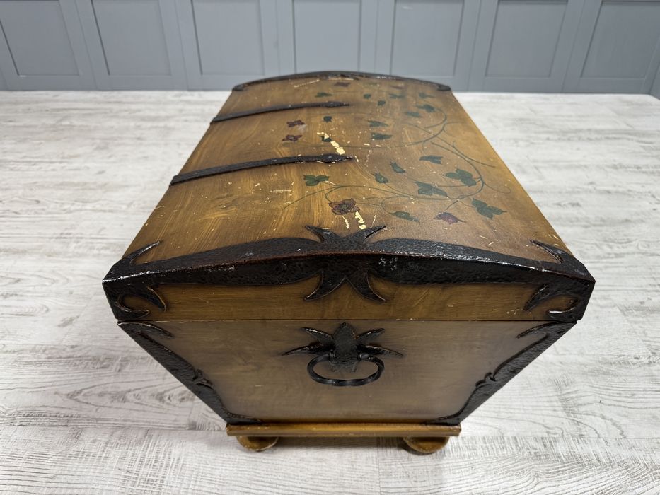 Старинен сандък масив К010