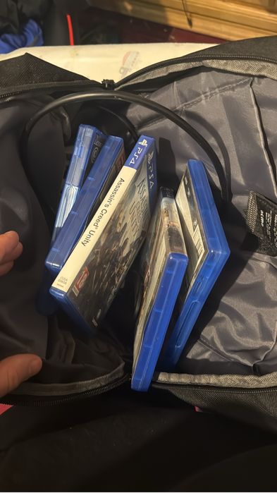 Vand ps 4 slim + 5 jocuri