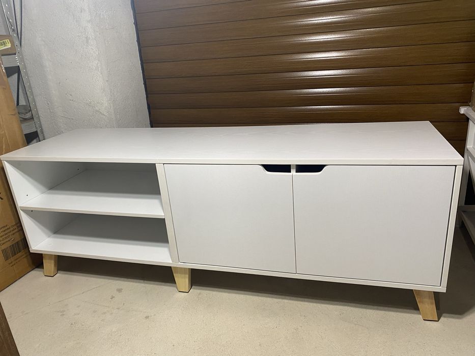 ТВ шкаф в скандинавски стил