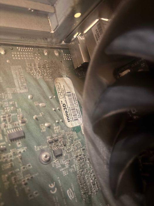 Кейс с материнской платой, процессором, видеокартой и оперативкой