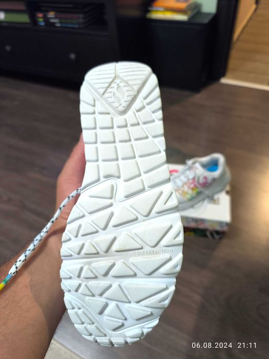 Обувки скечърс. Като нови