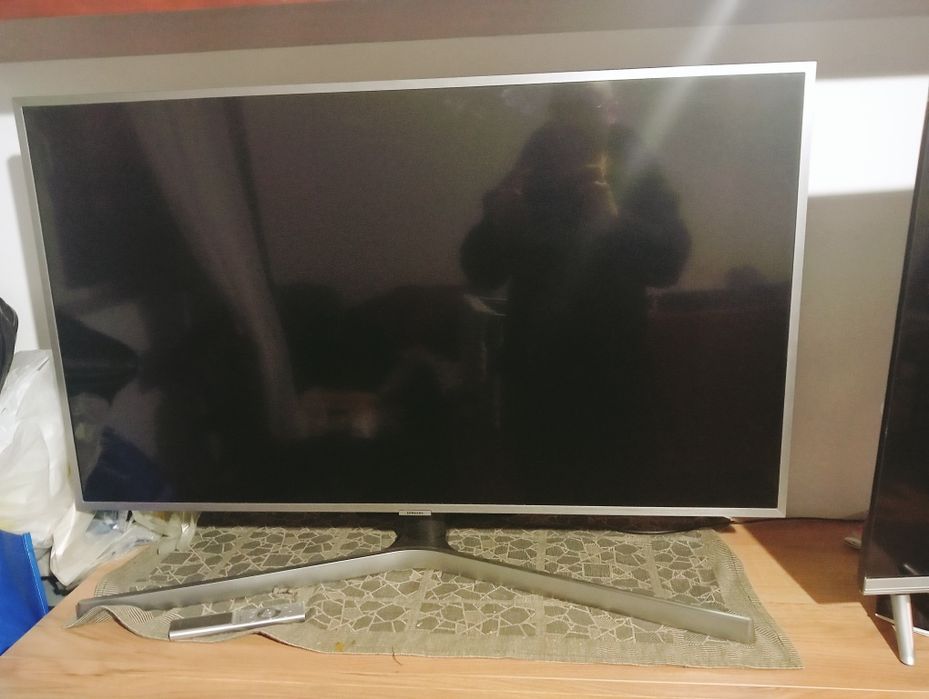 Tv Samsung piese se aude da nu se vede