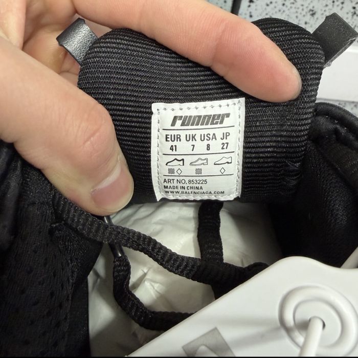 Balenciaga Runner LED