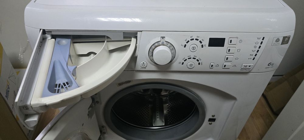 Пералня Hotpoint-Ariston ARXF 145 (EU), 1400 об/мин, 6 кг, Клас AAA, Б