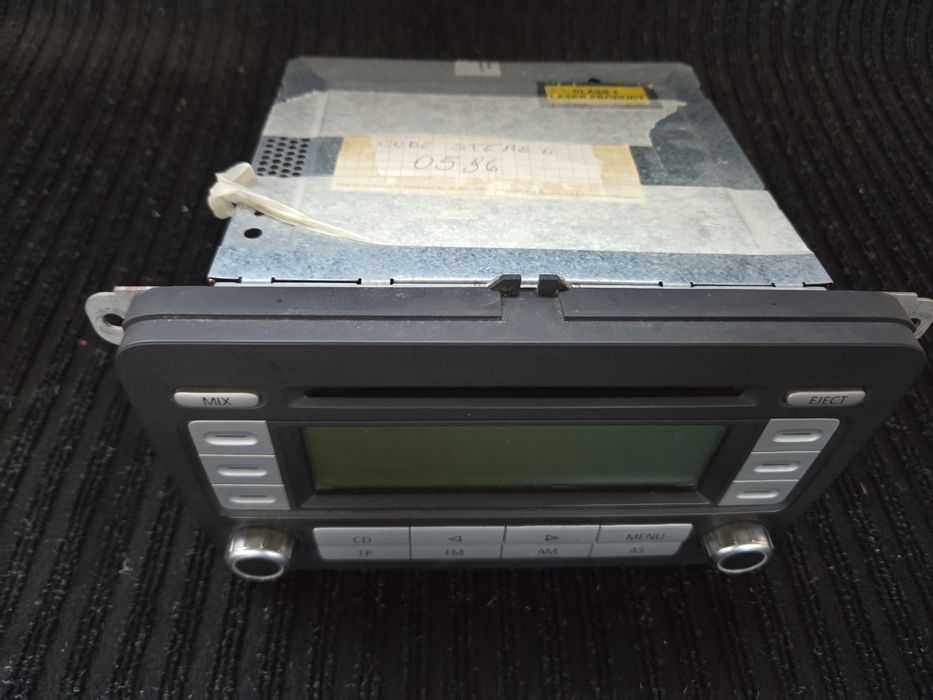 Оригинално радио/ CD  VW  Golf 5 / Passat B6 / Caddy  RCD 300