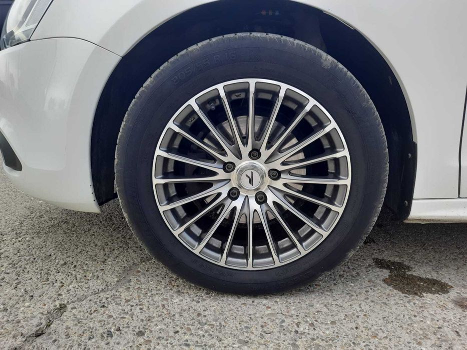 Vand URGENT VW JETTA 1,6 TDI 2012 impecabila !!!