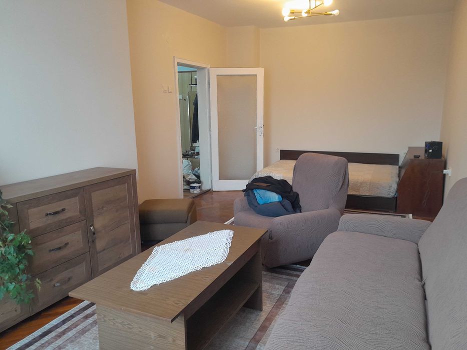 Дава се под наем Тристаен апартамент в Габрово, Център - 80 кв.м за 298.86 € - Снимка #1