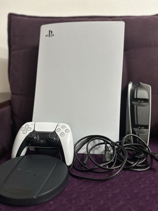PS5 Slim 825 GB