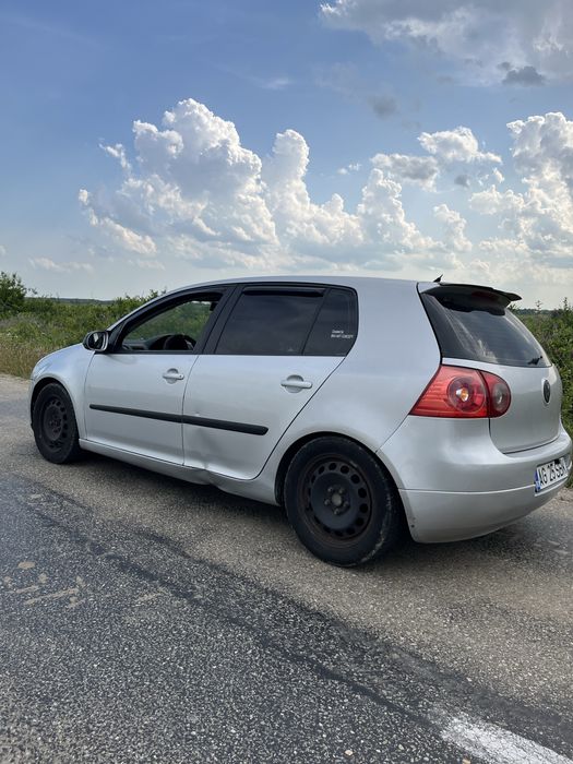 Schimb golf 5 sau vand negociabil