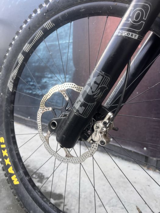Yt tues 2017 carbon