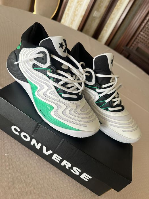 Vand adidasi Converse marimea 41