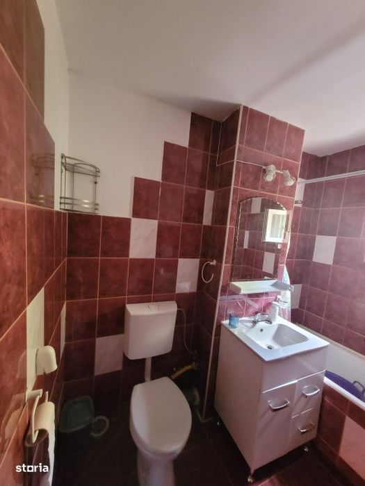 Apartament cu 3 camere, 70 mp, zona Garii