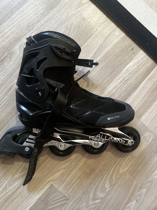 Продам роликовые коньки