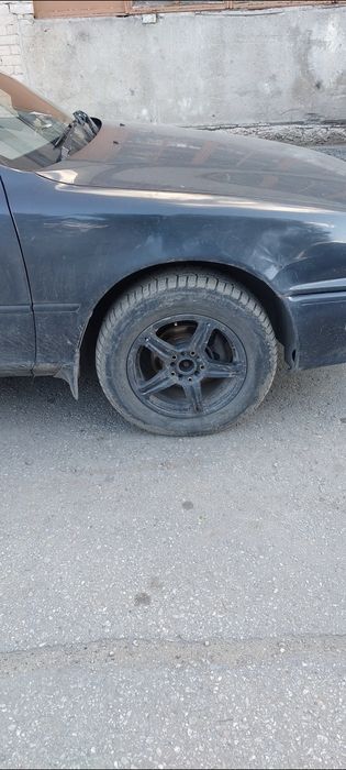 Продам  диски с резиной можно и без