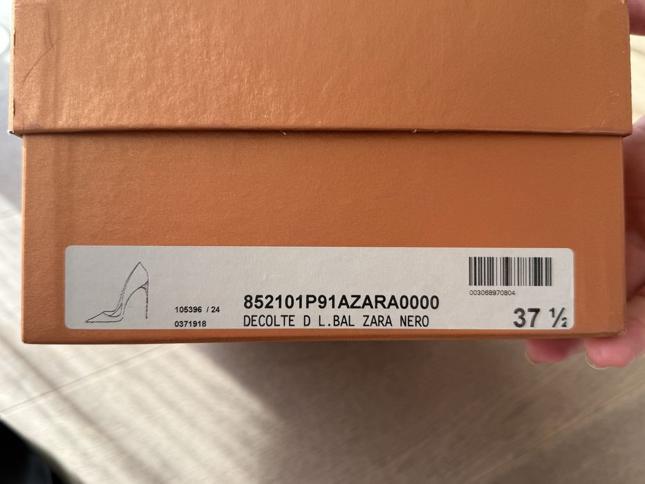 Обувки на висок ток Baldinini Италия